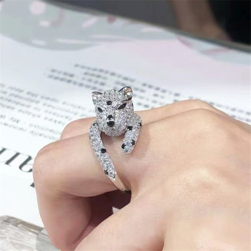 Anillo de Leopardo Ajustable con Cristales.